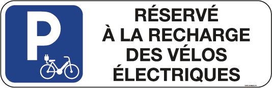 Panneau réservé recharge vélos électriques