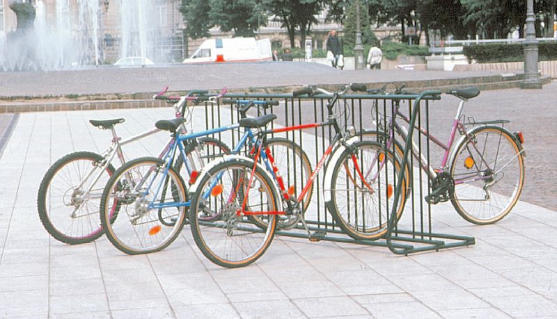 Range vélos au sol 16 vélos face à face