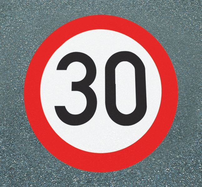 Höchstgeschwindigkeit 30 – Asphaltfolie zur Straßenmarkierung, R10 gemäß DIN 51130/ASR A1.5/1,2