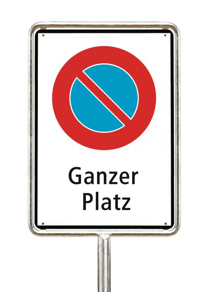 Parkieren verboten auf ganzem Platz - Parkverbotsschilder zum Einsatz in der Schweiz, SSV