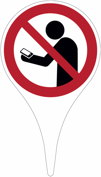 Smartphone benutzen beim Gehen verboten - Erdspieß mit Verbotszeichen nach EN ISO 7010