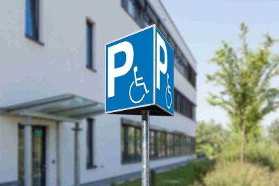 Parkschild-Dreieck Behindertenparkplatz