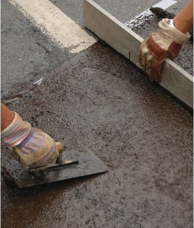 Reparaturmörtel für Schlaglöcher in Beton und Asphalt