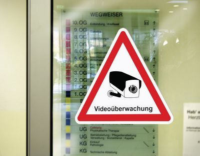 Wo müssen Videoüberwachung-Schilder angebracht werden?