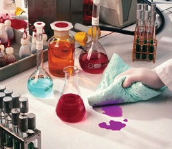Chemikalien Sorbents beim Einsatz im Labor