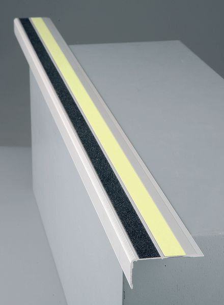 Nez de marche antidérapant en aluminium à bandes photoluminescentes Grip Premium - Puissance élevée